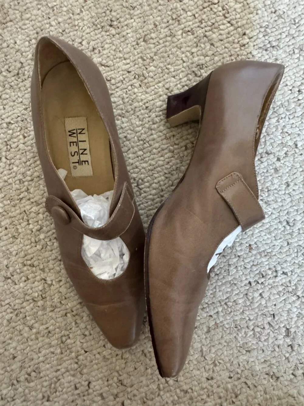 Nine West Taupe Leather Mary Jane pumps Sz 9.5